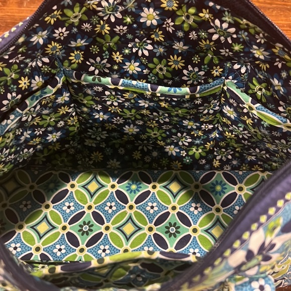 Vera Bradley - Picture 4 of 5